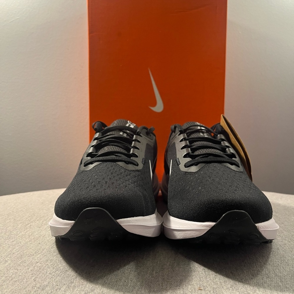 Nike Air Winflo 10 Black White Running Athletic Shoes Men's Size 11.5 DV4022-003 - Picture 3 of 10